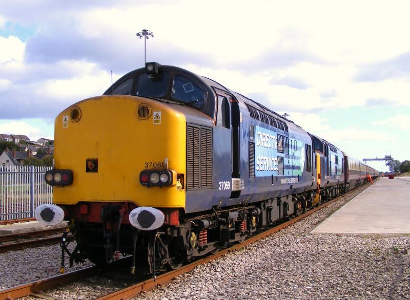 Photo of 37069 & 37423