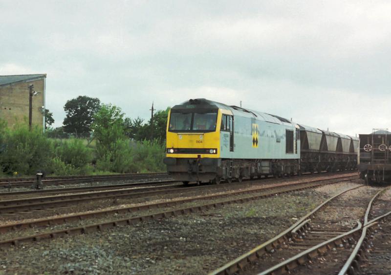 Photo of 60004 at Larbert with an MGR 2