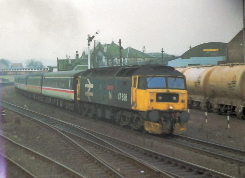 Photo of 47636 passes Larbert with the Northbound Clansman