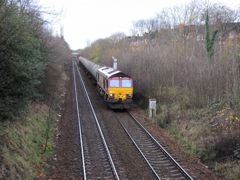 Photo of 66127 On Riccarton - Grangemouth Tanks