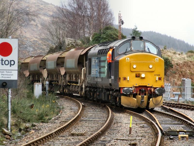 Photo of 37688 propels out of Glenfinan to commence dropping ballast