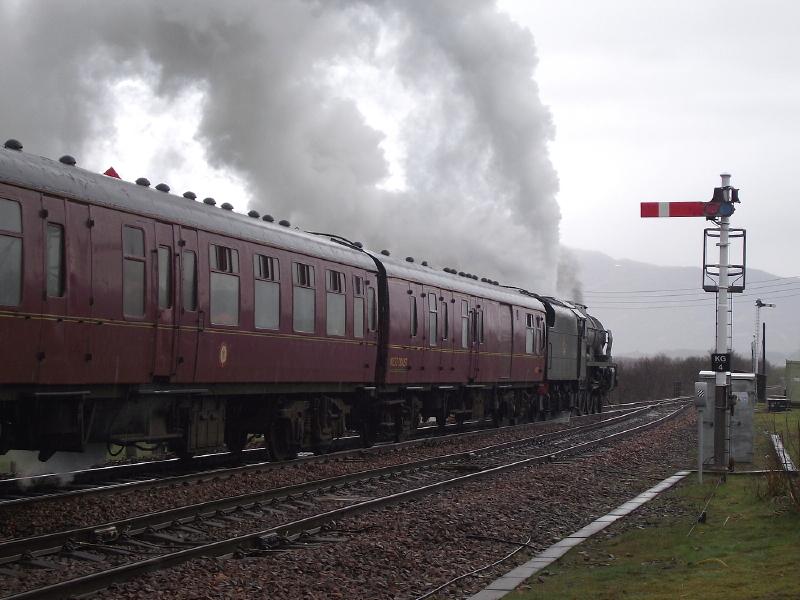 Photo of 46115 departs Kingussie.