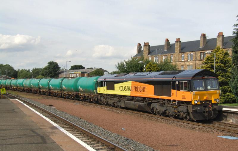 Photo of 66850 passes Larbert with 6Z83 for Grangemouth.