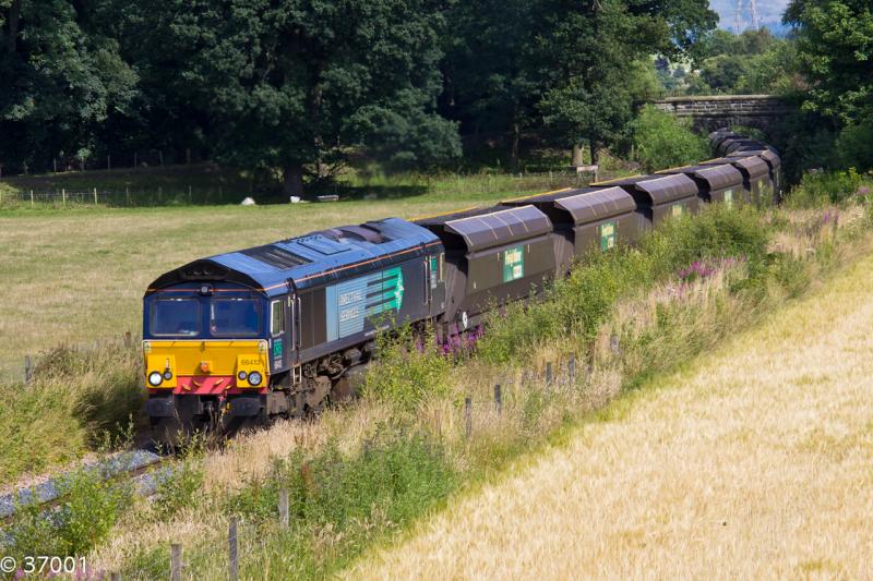 Photo of 66413 6G05 Ravenstruther - Longannet on dodgy ground