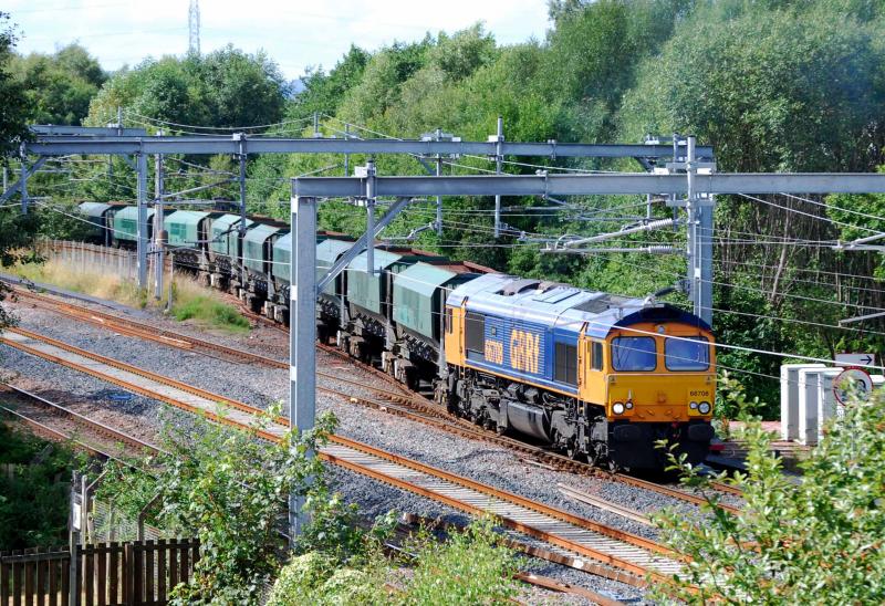 Photo of 66708 ON 6Z66 Leaving Deanside Branch