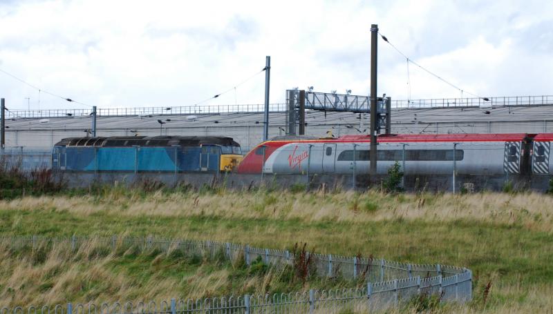 Photo of 57515 & 390156 at PO Lathe