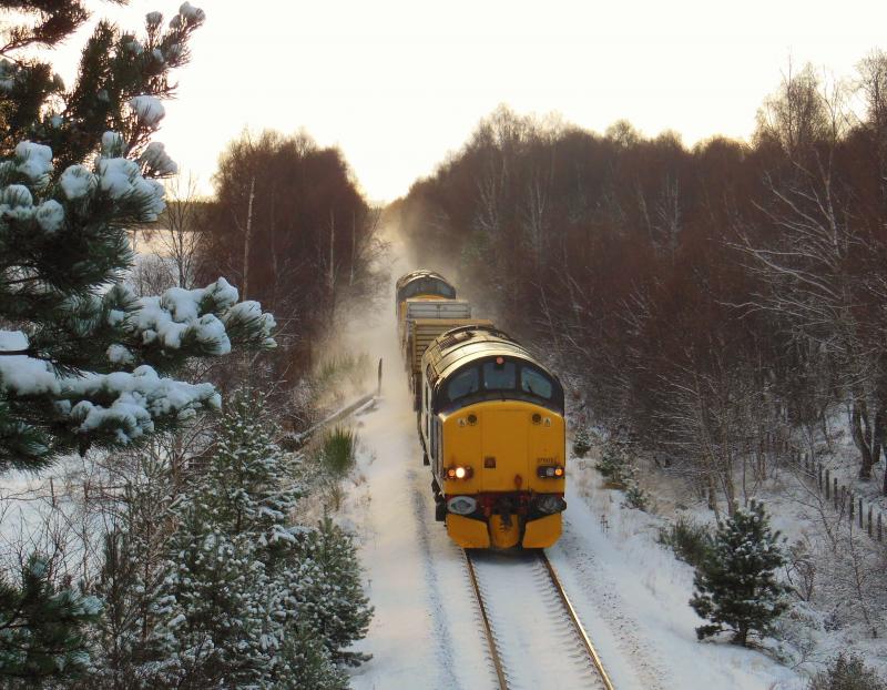 Photo of 37602 37609 6S99 Carlisle Kingmoor to Georgemas Junction 05/12/12