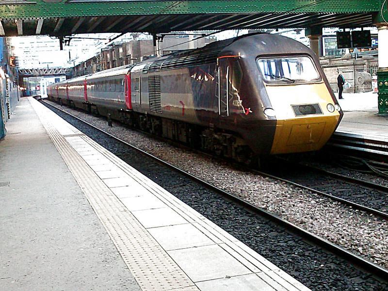 Photo of 43357 at Edinburgh Waverley