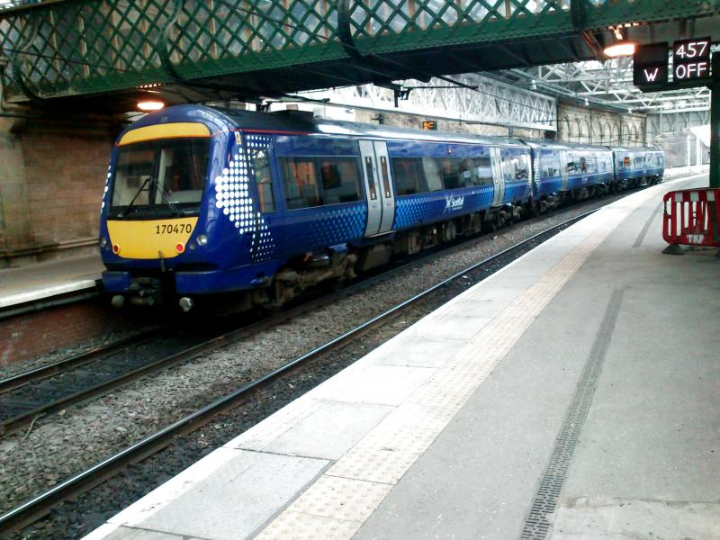 Photo of 170470 at Edinburgh Waverley