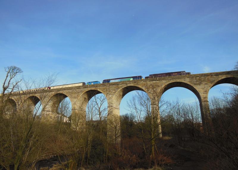 Photo of 37685 57304 334002 6Z58 Yoker to Kilmarnock 17/02/13 Stewarton Viaduct