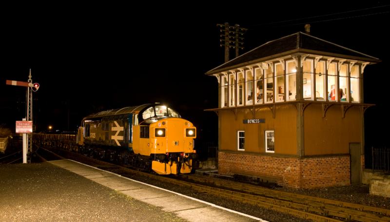 Photo of 37025 at Bo'ness