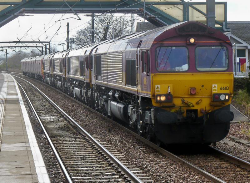 Photo of 66's and 325 convoy at Prestonpans