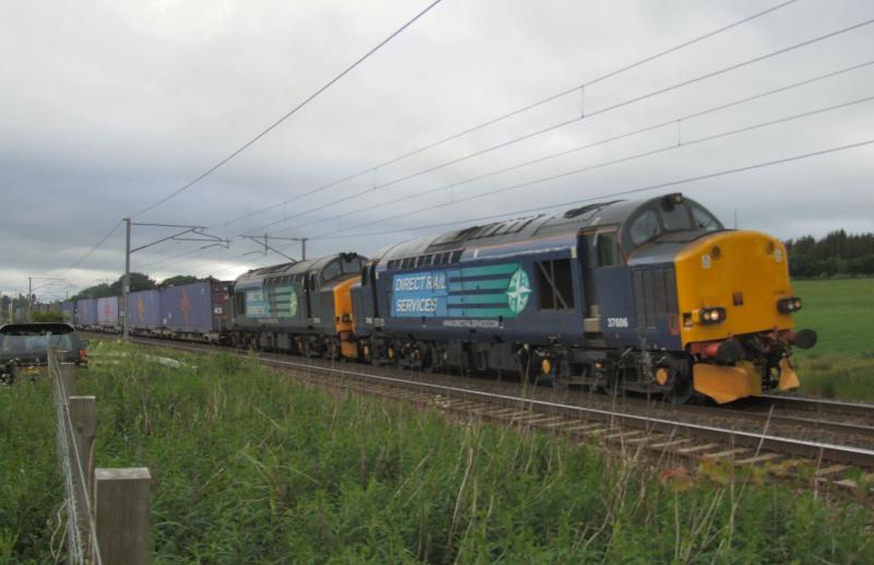 Photo of 37606 & 218 pass Cartland with 4M82 for Daventry.