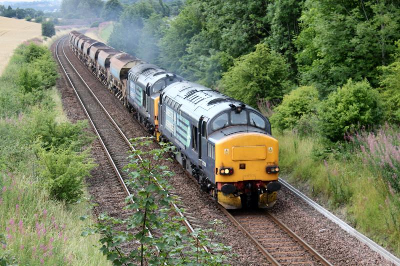 Photo of 37218 & 423 pass Luncarty with 6Z51 for Strathcarron