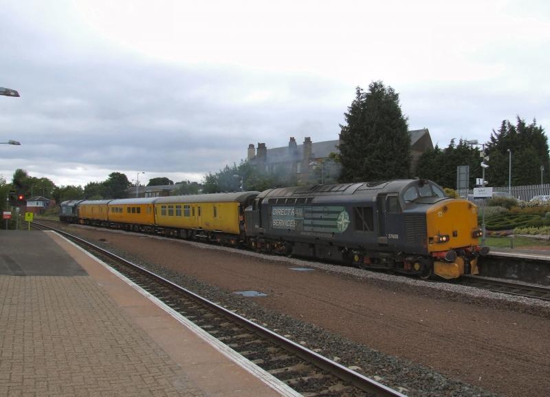 Photo of 37608 & 606 on 1Q14 at Larbert.