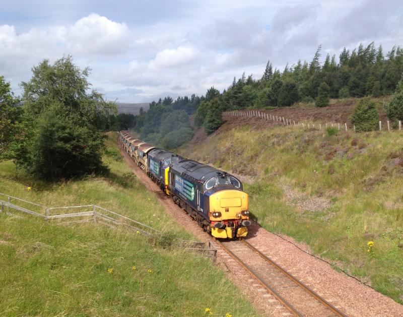 Photo of 37423 37425 Slogging up Slochd