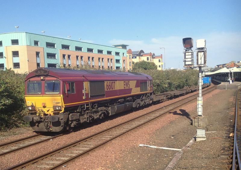 Photo of 66107 4D31 Elgin to Grangemouth TDG 'Whisky-ex' at Dundee 