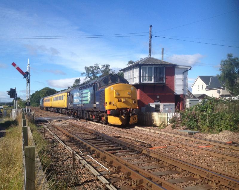 Photo of 37688 and 37402 1Q13 Millerhill to Aberdeen at Errol SB & LC