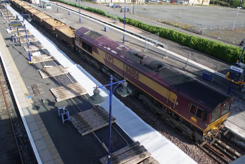 Photo of Reballasting of P.6 at Stirling underway on 14.09.13