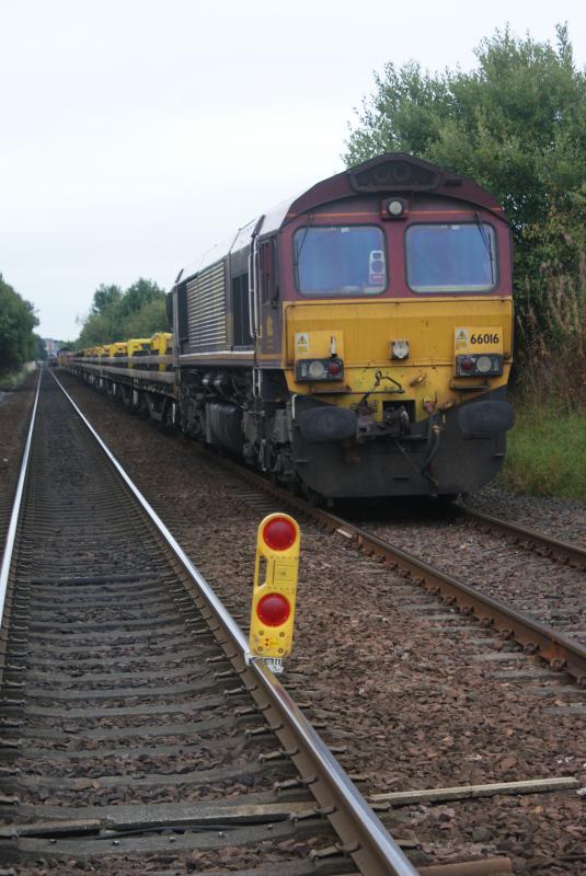 Photo of 66016 sits on the south side of Cornton AHB crossing