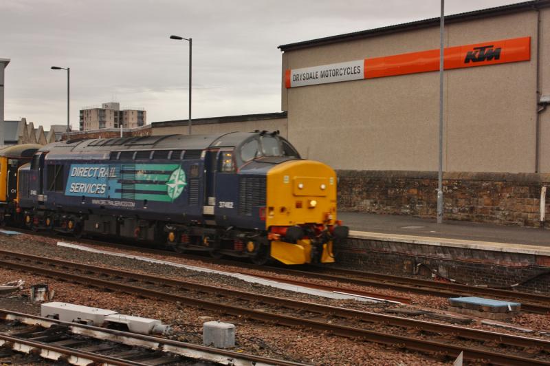 Photo of 37402 rolling through plat 1 at perth, 402 went solo to mossend after its pal 688 expired at inverness.