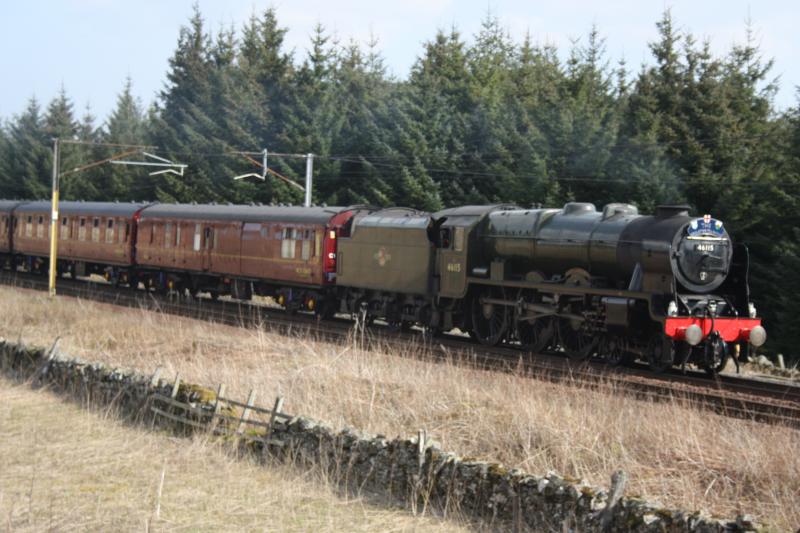 Scot-rail.co.uk » Photo » Guardsman Takes A Breather