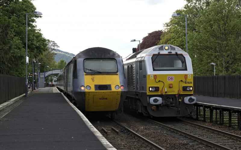 Photo of 67026 CROSSES THE INVERNESS BOUND  HST AT PITLOCHRY 10.5.14.jpg