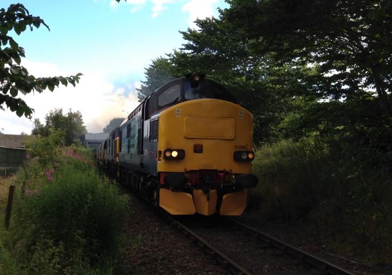 Photo of 37259 + 37602 - Monday 14 July 2014 - Maryburgh