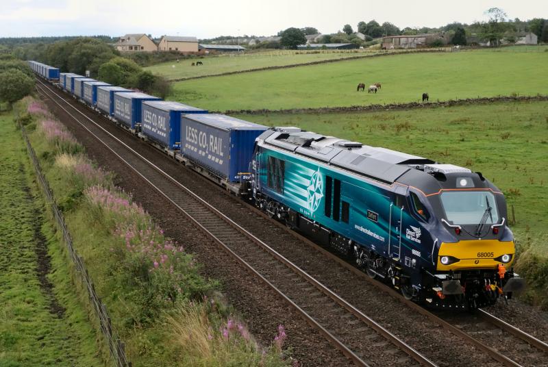 Photo of 68005 passes Greenhill Lower with 4D47 for Mossend