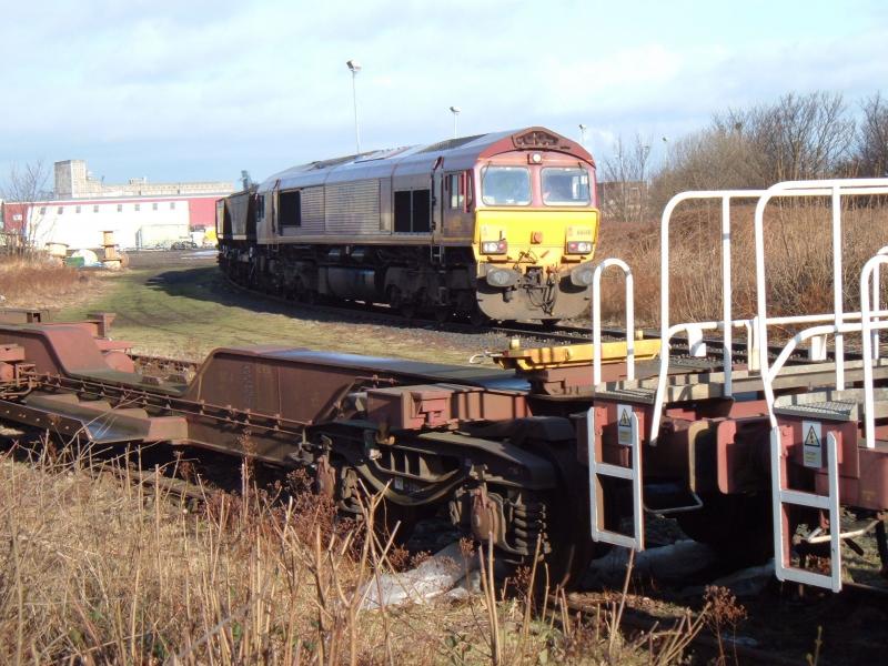 Photo of 66148 dep Leith South with HAAs