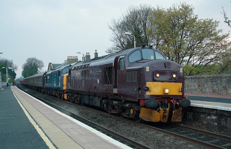 Photo of 1Z56-37248.37688-Linlithgow-05.05.jpg