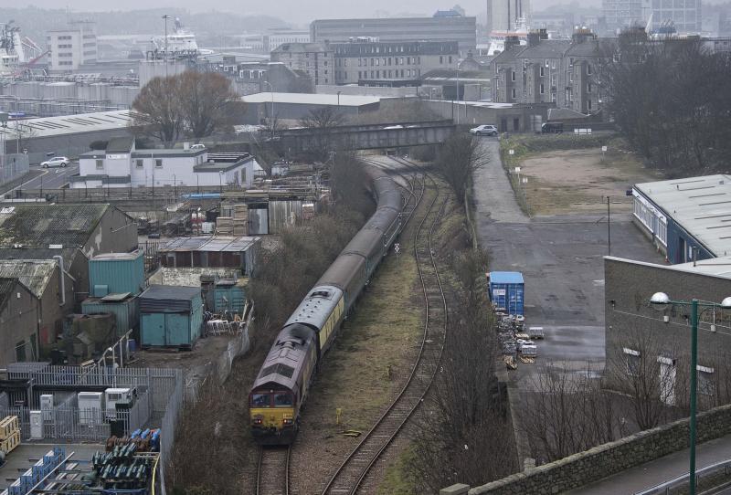 Photo of 66086 BRINGS UP REAR WATERLOO BRANCH.jpg