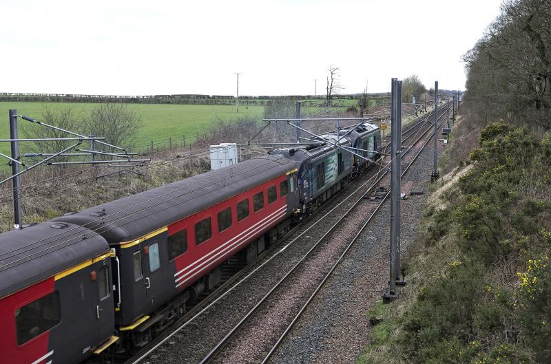 Photo of 68006  AND 68004 HEAD NORTH AT QUINTINSHILL BRIDGE 13.MARCH 2014 B.jpg