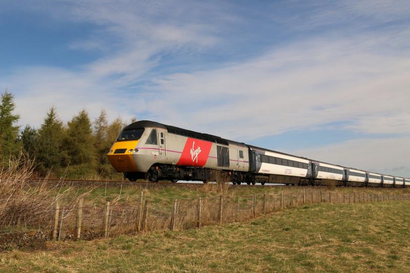 Photo of 43305 leading Highland Chieftain