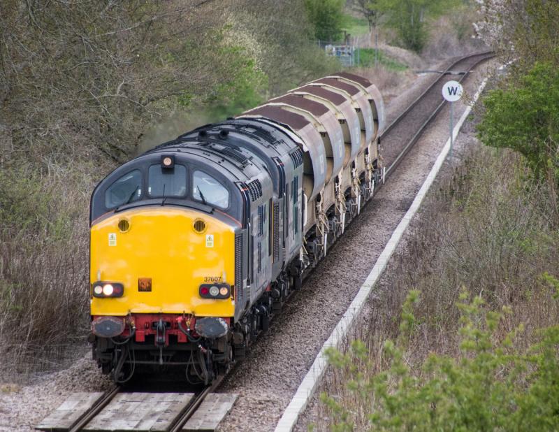 Photo of 37607/37218