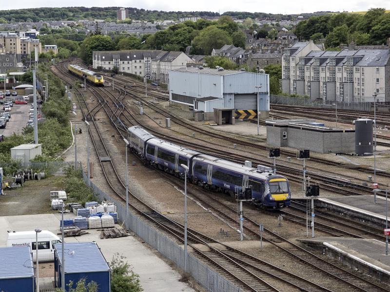 Photo of TEST TRAIN ABERDEEN 2.6 .2015.jpg