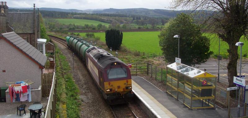 Photo of 67004 on Lairg Oil Tanks