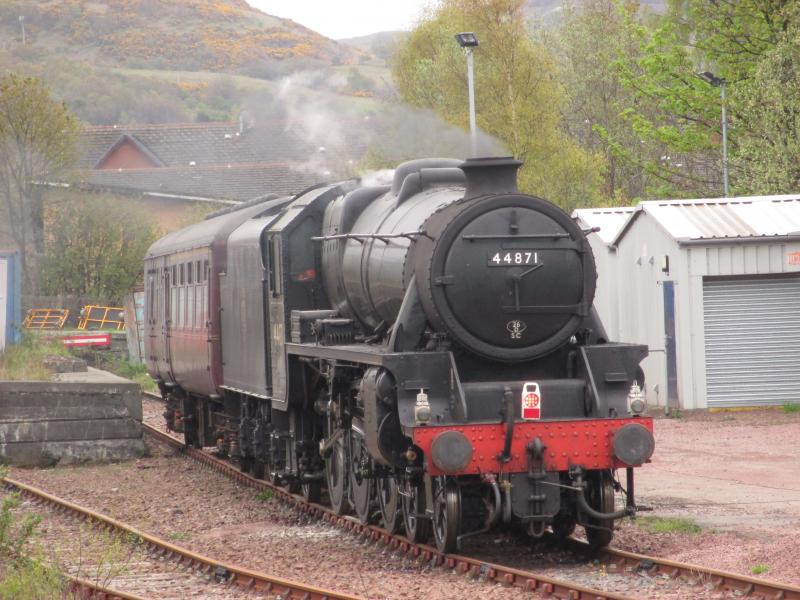 Photo of Black 5 #44871 brews up at Dumbarton Central 4 May 2016