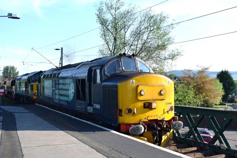 Photo of DRS 37s on 6K55 Dumbarton East 10 May 2016