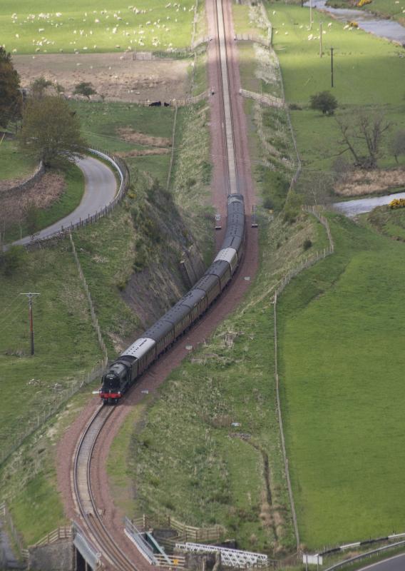 Photo of FLYING SCOTSMAN ABOUT A MILE NORTH OF STOW.jpg