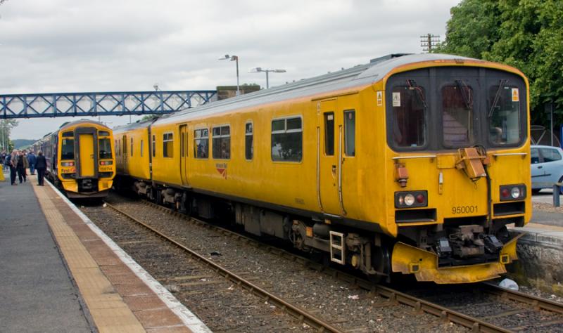 Photo of Network Rail and FSR units meet at Dyce