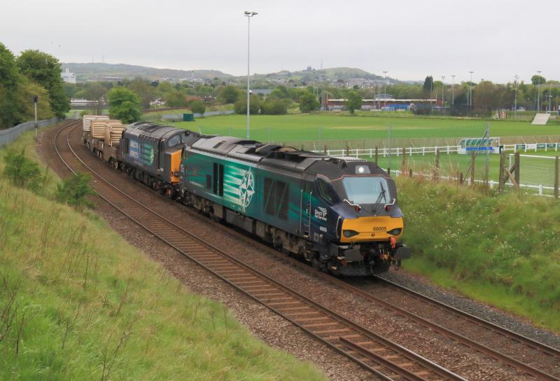 Photo of 68005 on 6S43