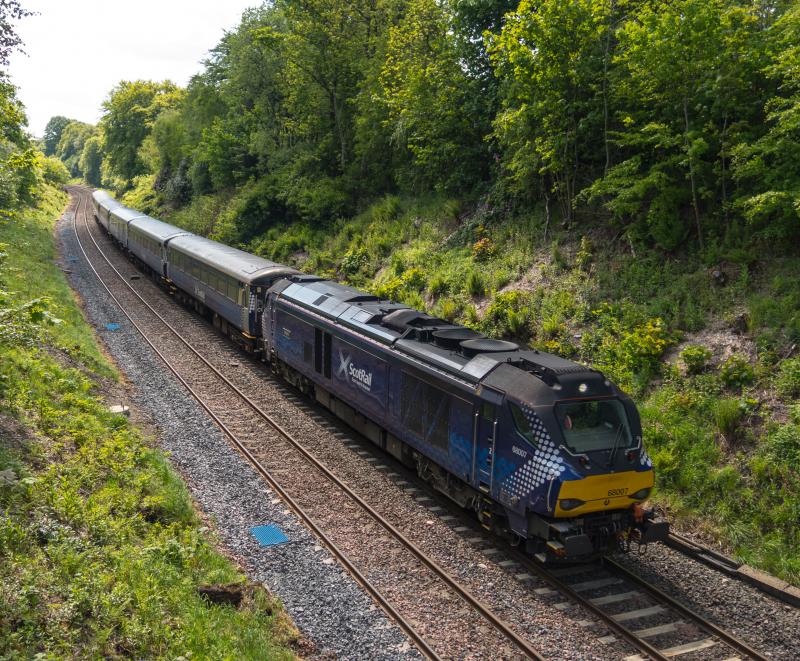 Photo of 68007 passes Castlecary with 5G13 for Edinburgh. 30.5.16