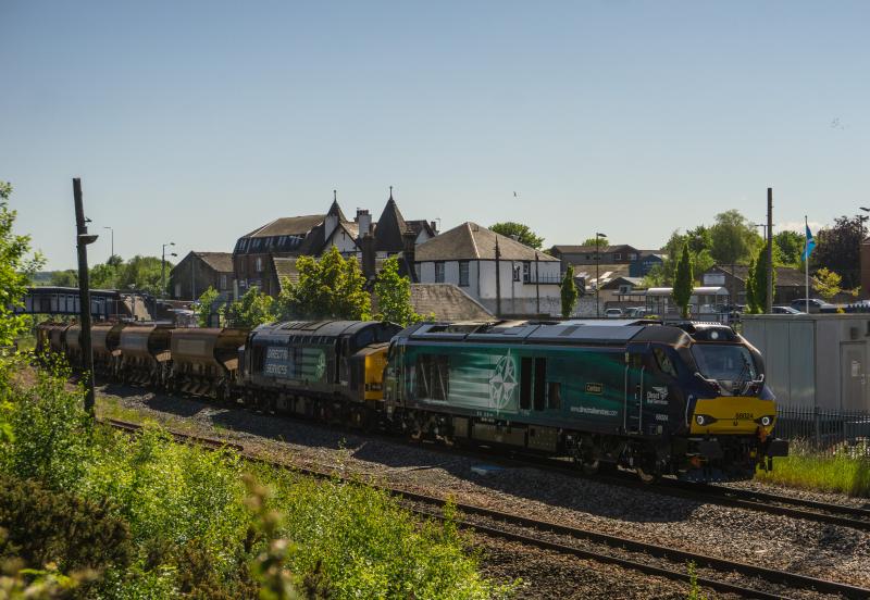 Photo of 68024 & 37607 pass Larbert with 6K35 for Inverness. 1.6.16