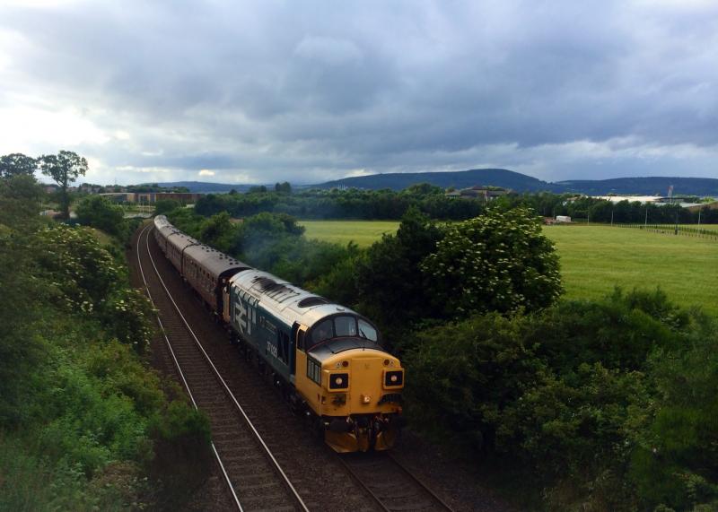 Photo of 37025 1Z37 160716 Cradlehall