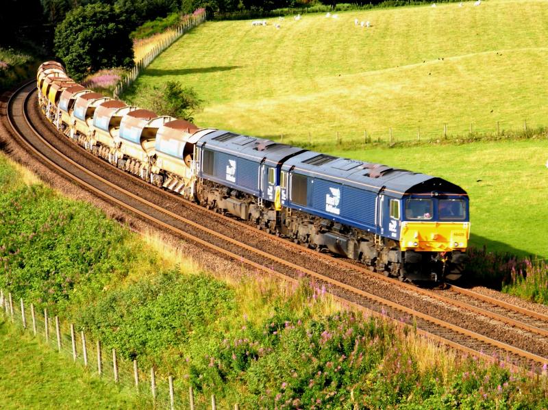 Photo of Two shed ballast @ Loaninghead  -  10 August 2016