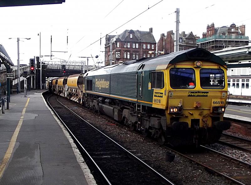 Photo of 66518 at Carlisle