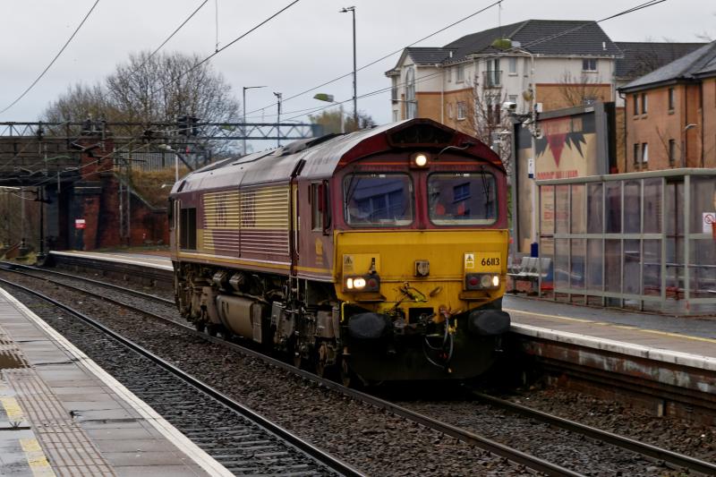 Photo of 66113 passes Dalmuir