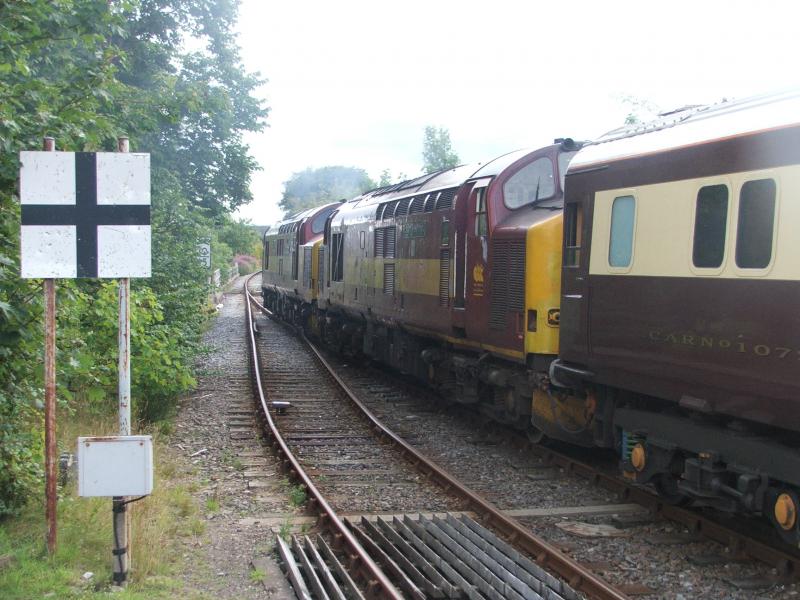 Photo of NORTHERN BELLE - 5Z38 leaving BRORA