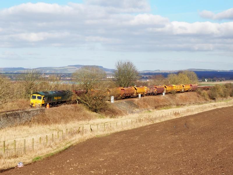 Photo of 66523 at Falkland Road